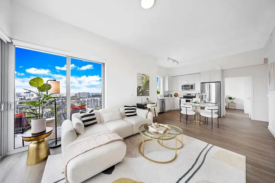 3 Bed 2 Bath Contemporary High-Rise Condo in Miami, FL - 2