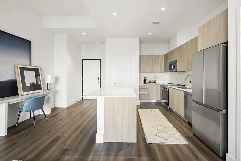 3 Bed 2 Bath Contemporary High-Rise Condo in Miami, FL - 2