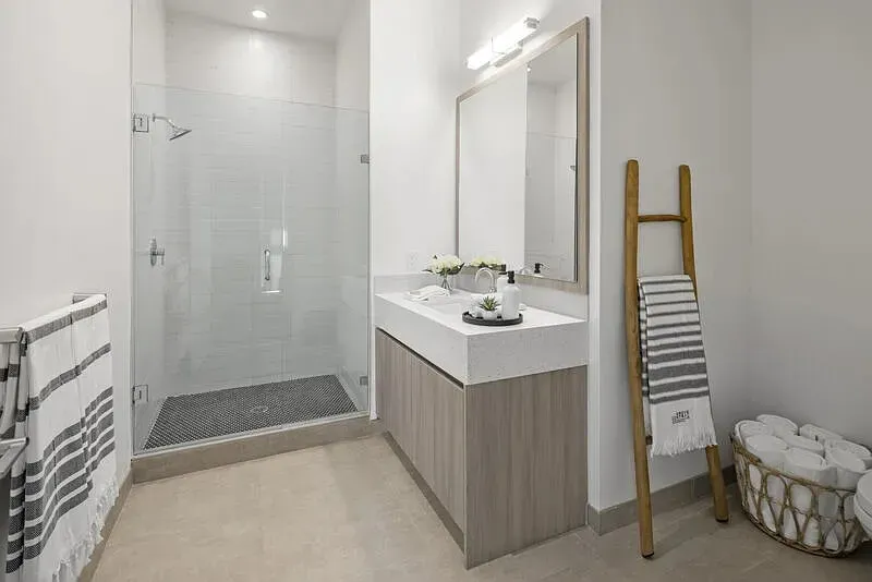 3 Bed 2 Bath Contemporary High-Rise Condo in Miami, FL - 5