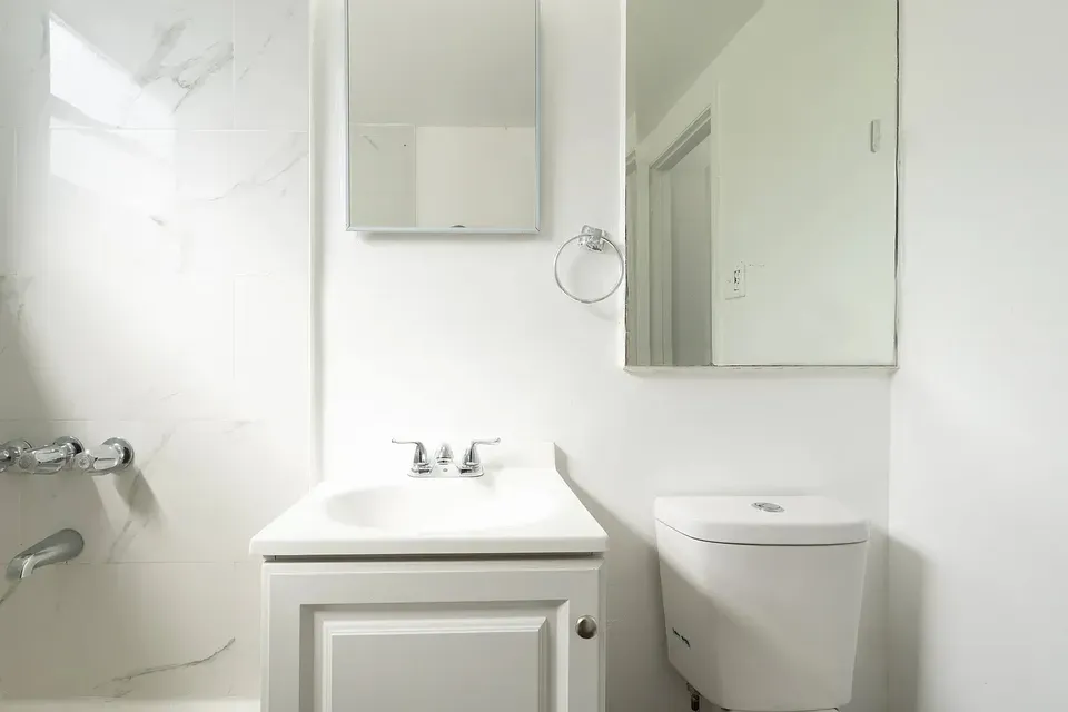 3 Bed 2 Bath Contemporary High-Rise Condo in Miami, FL - 4