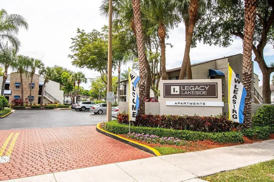 3 Bed 2 Bath Contemporary High-Rise Condo in Miami, FL - 1
