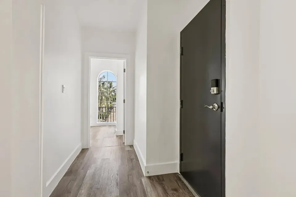 3 Bed 2 Bath Contemporary High-Rise Condo in Miami, FL - 1