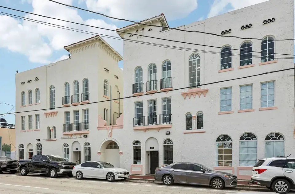 3 Bed 2 Bath Contemporary High-Rise Condo in Miami, FL - 5