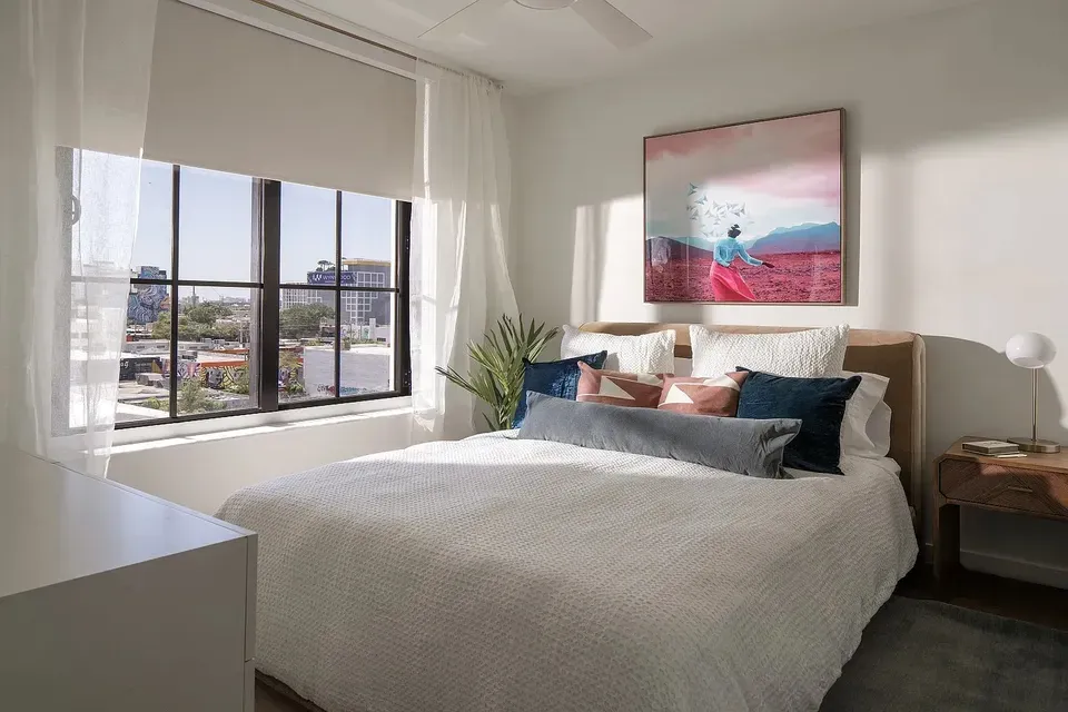 3 Bed 2 Bath Contemporary High-Rise Condo in Miami, FL - 3