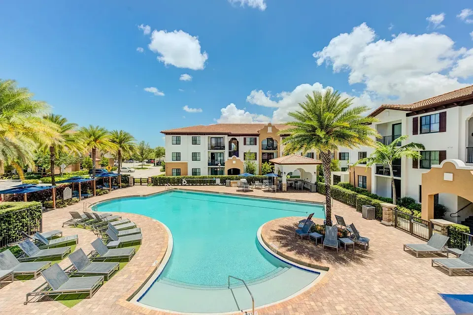 3 Bed 2 Bath Contemporary High-Rise Condo in Miami, FL - 4