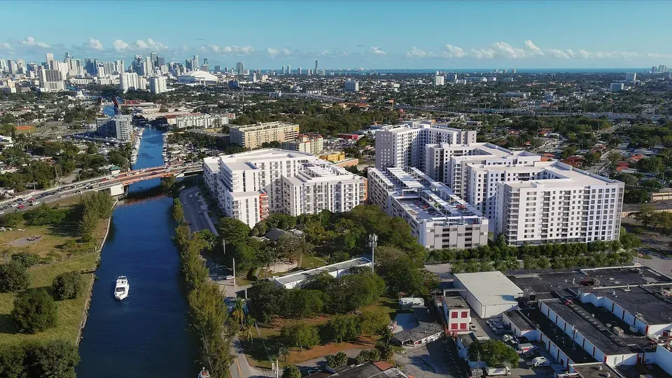 3 Bed 2 Bath Contemporary High-Rise Condo in Miami, FL - 2