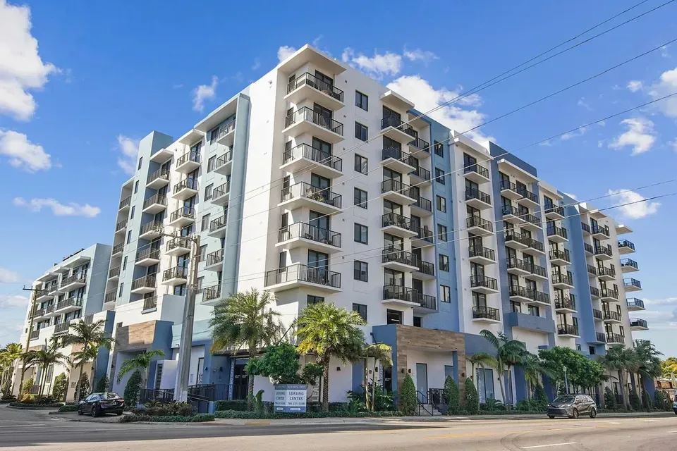 3 Bed 2 Bath Contemporary High-Rise Condo in Miami, FL - 1