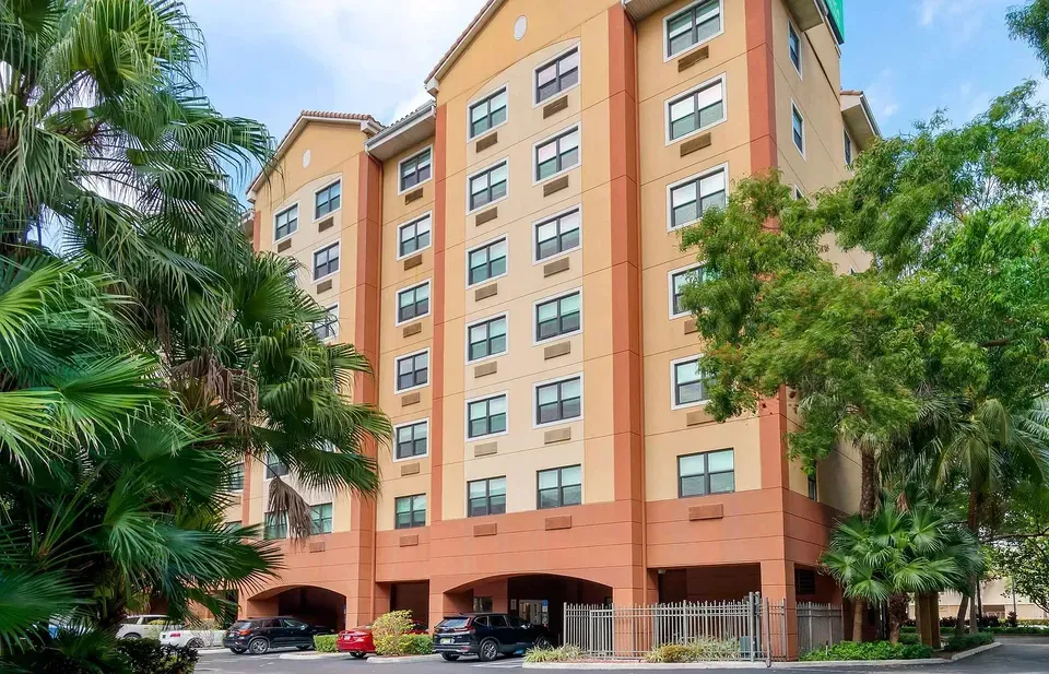 3 Bed 2 Bath Contemporary High-Rise Condo in Miami, FL - 1