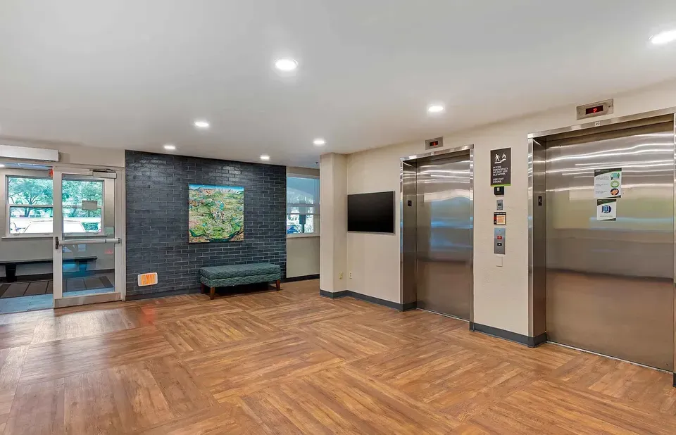 3 Bed 2 Bath Contemporary High-Rise Condo in Miami, FL - 3