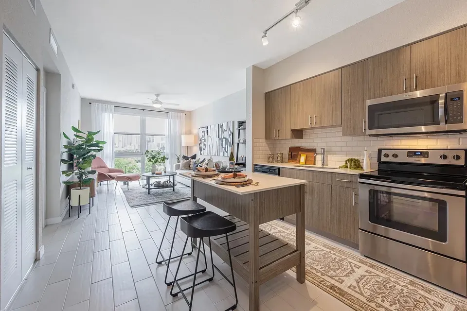 3 Bed 2 Bath Contemporary High-Rise Condo in Miami, FL - 3