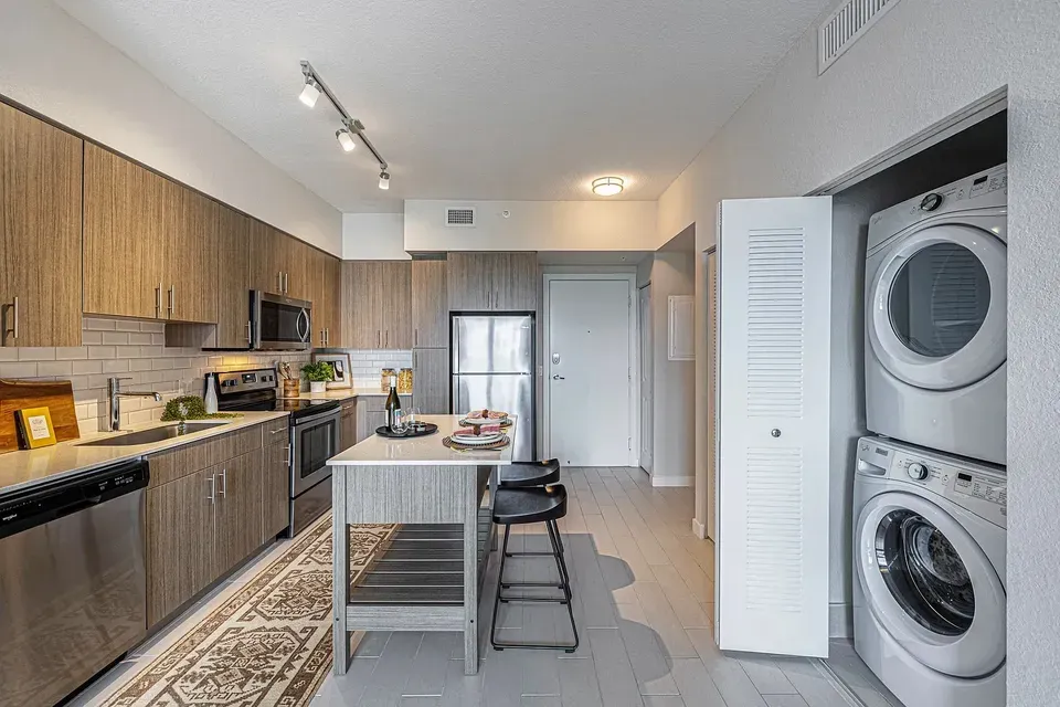 3 Bed 2 Bath Contemporary High-Rise Condo in Miami, FL - 4