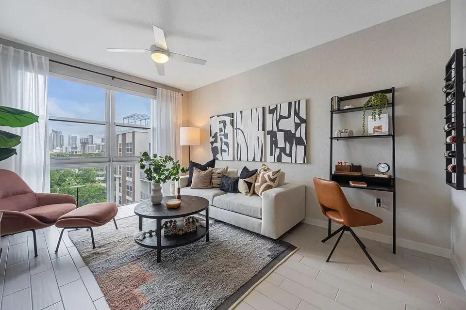 3 Bed 2 Bath Contemporary High-Rise Condo in Miami, FL - 5