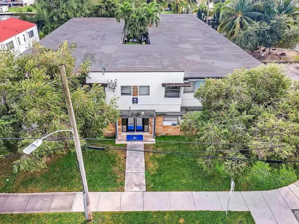 3 Bed 2 Bath Contemporary High-Rise Condo in Miami, FL