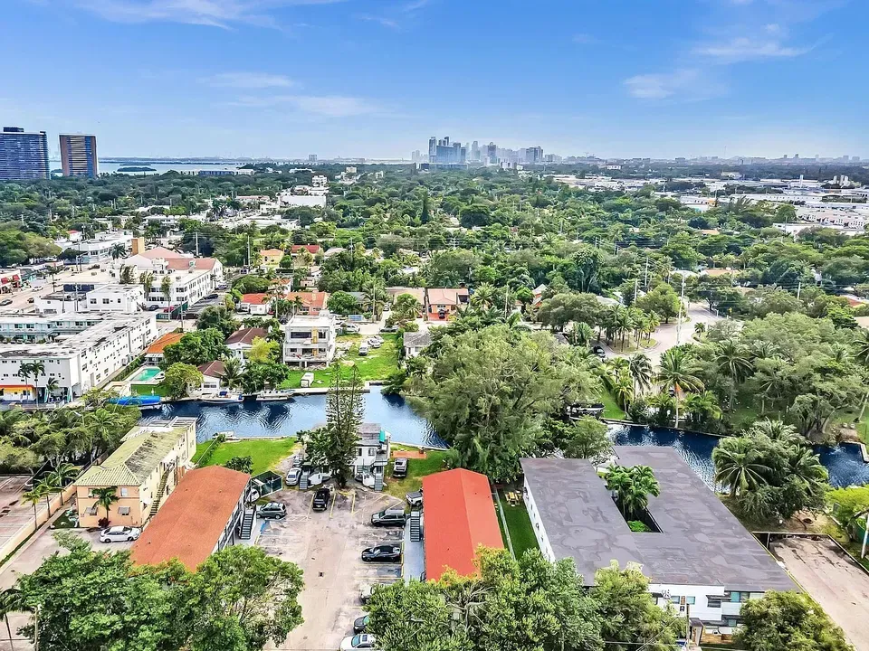 3 Bed 2 Bath Contemporary High-Rise Condo in Miami, FL - 3