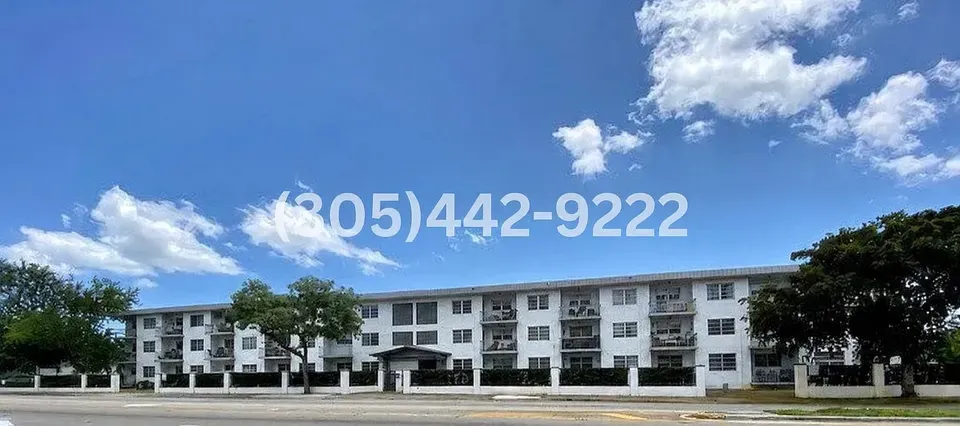 3 Bed 2 Bath Contemporary High-Rise Condo in Miami, FL - 1