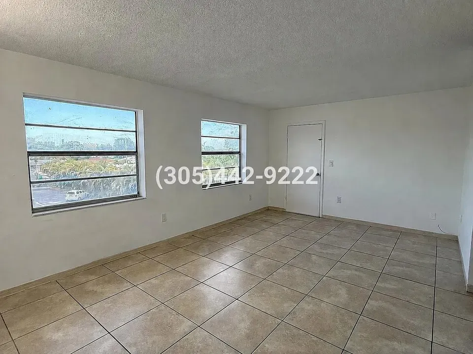 3 Bed 2 Bath Contemporary High-Rise Condo in Miami, FL - 5