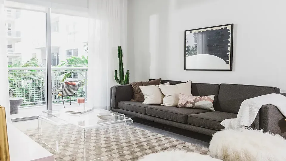 3 Bed 2 Bath Contemporary High-Rise Condo in Miami, FL - 4