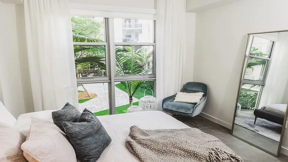 3 Bed 2 Bath Contemporary High-Rise Condo in Miami, FL - 5