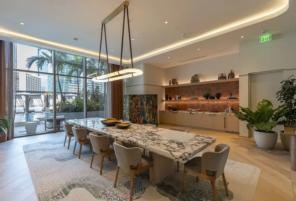 3 Bed 2 Bath Contemporary High-Rise Condo in Miami, FL - 2