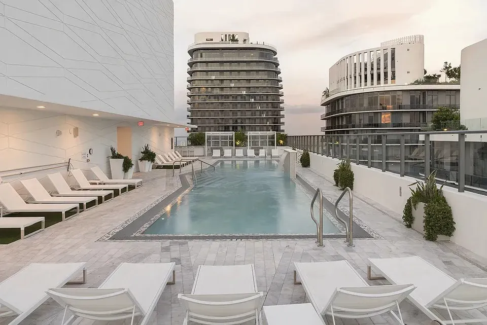 3 Bed 2 Bath Contemporary High-Rise Condo in Miami, FL - 2
