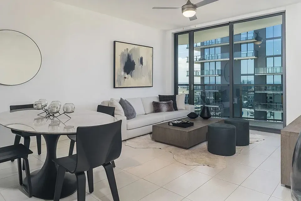 3 Bed 2 Bath Contemporary High-Rise Condo in Miami, FL - 4