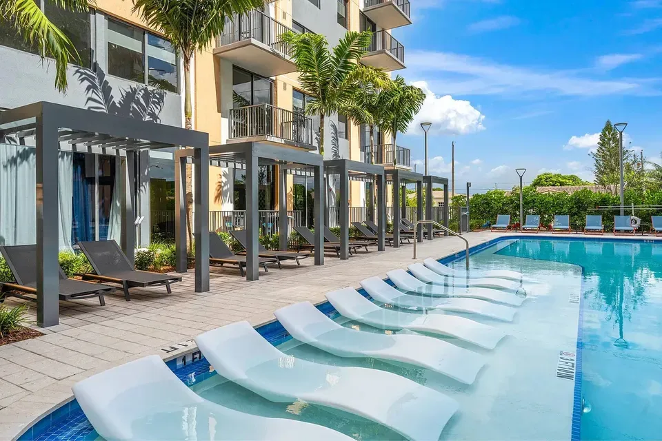 3 Bed 2 Bath Contemporary High-Rise Condo in Miami, FL - 2