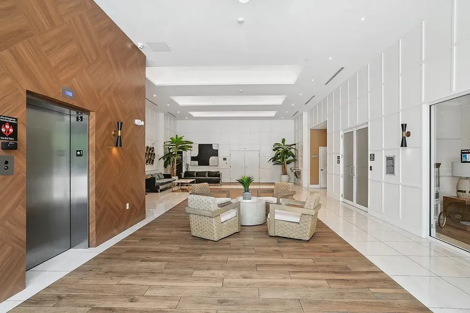 3 Bed 2 Bath Contemporary High-Rise Condo in Miami, FL - 5