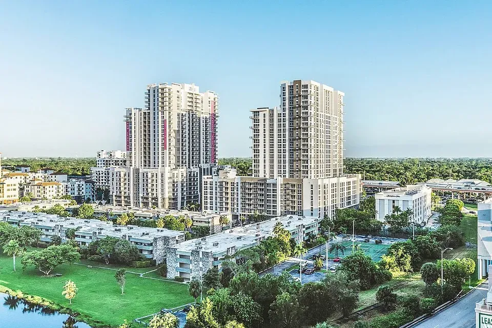 3 Bed 2 Bath Contemporary High-Rise Condo in Miami, FL - 1