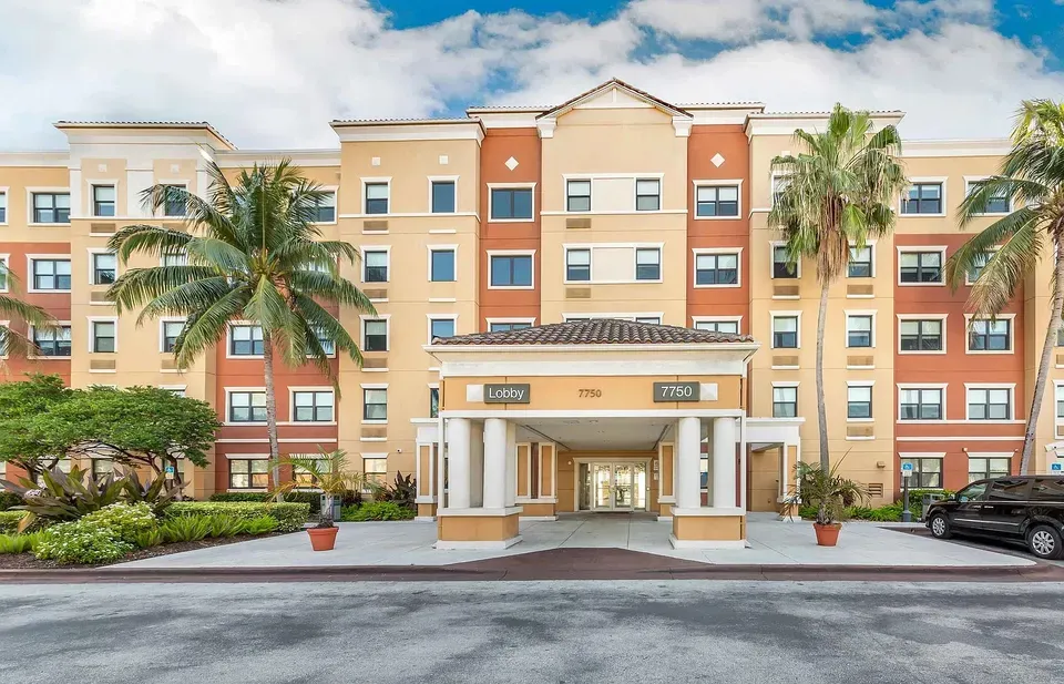 3 Bed 2 Bath Contemporary High-Rise Condo in Miami, FL - 1