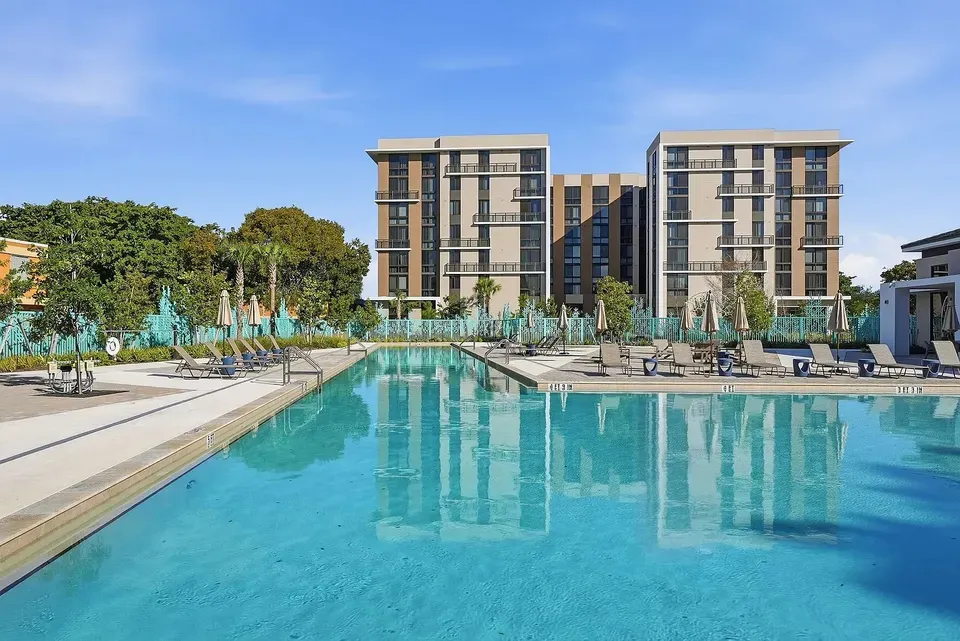 3 Bed 2 Bath Contemporary High-Rise Condo in Miami, FL - 2