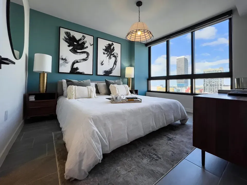 3 Bed 2 Bath Contemporary High-Rise Condo in Miami, FL - 1