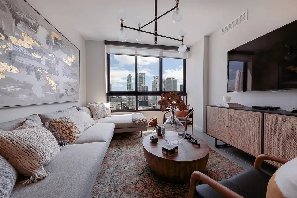 3 Bed 2 Bath Contemporary High-Rise Condo in Miami, FL - 2
