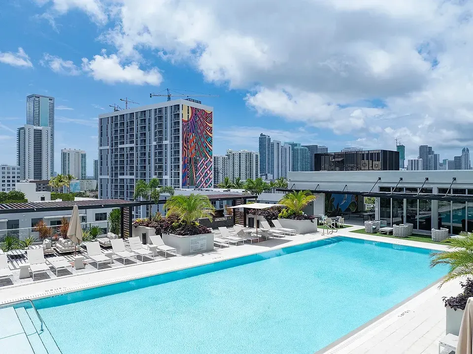 3 Bed 2 Bath Contemporary High-Rise Condo in Miami, FL - 2