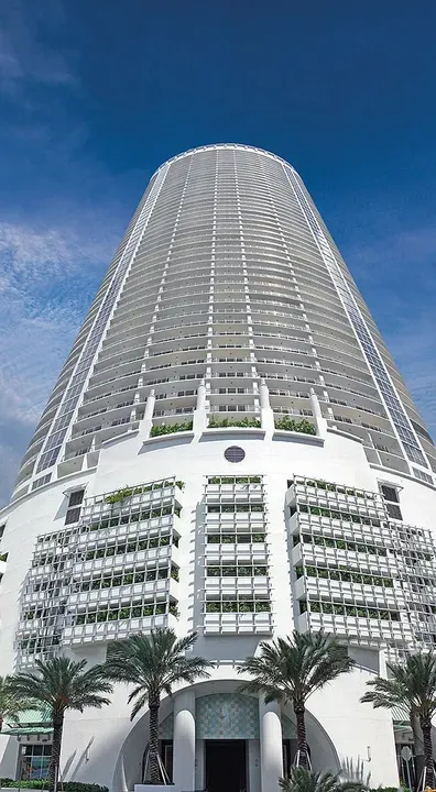 3 Bed 2 Bath Contemporary High-Rise Condo in Miami, FL - 1