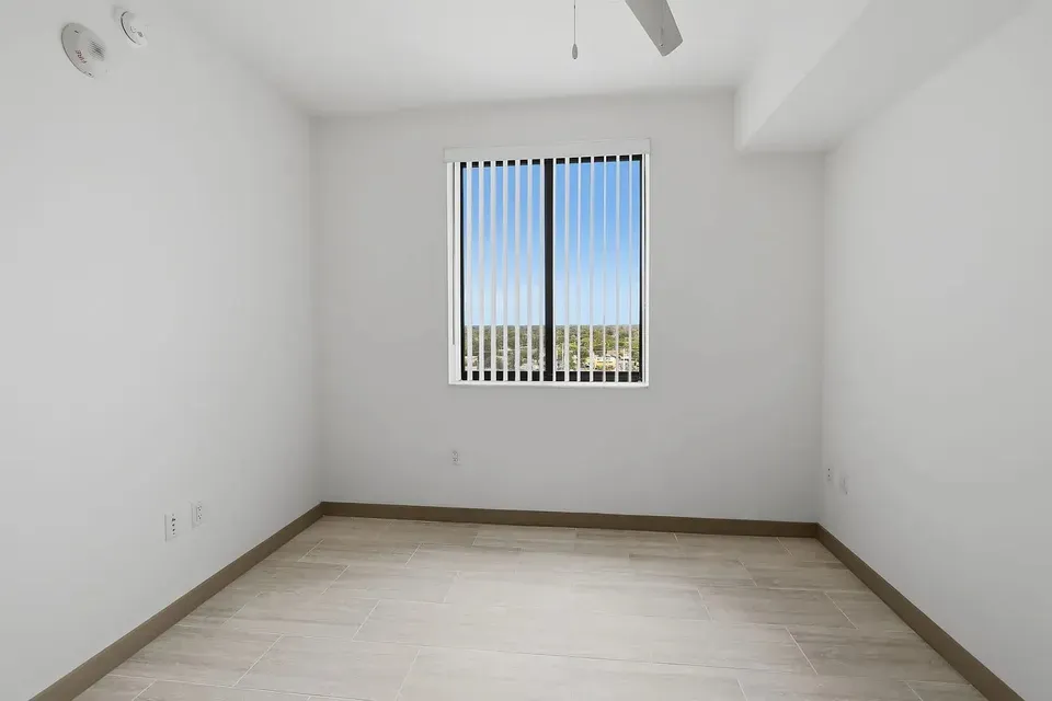 3 Bed 2 Bath Contemporary High-Rise Condo in Miami, FL - 5