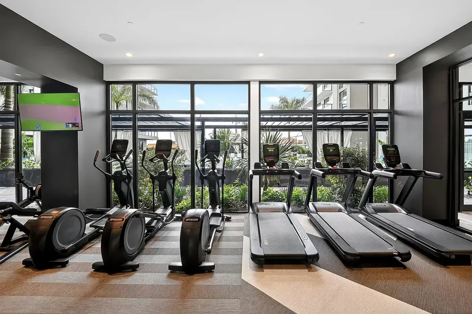 3 Bed 2 Bath Contemporary High-Rise Condo in Miami, FL - 4