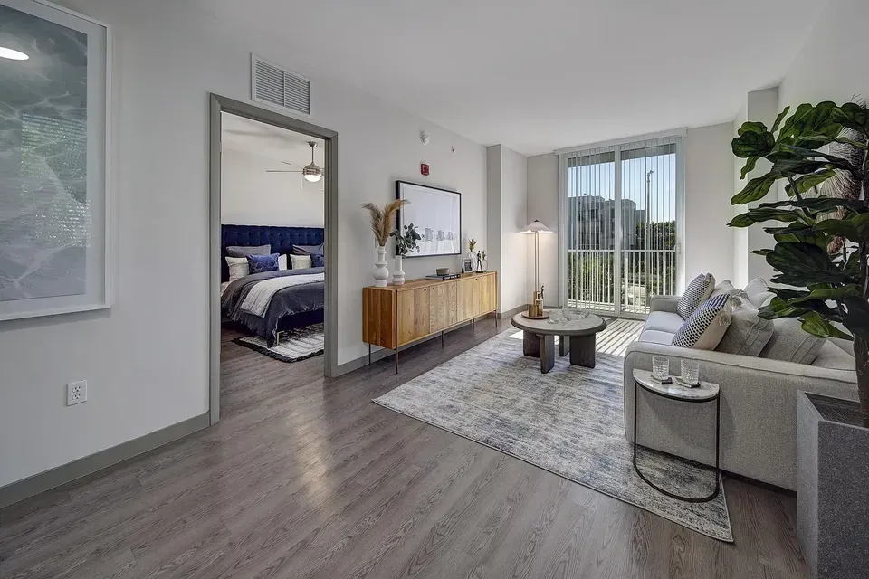 3 Bed 2 Bath Contemporary High-Rise Condo in Miami, FL - 4