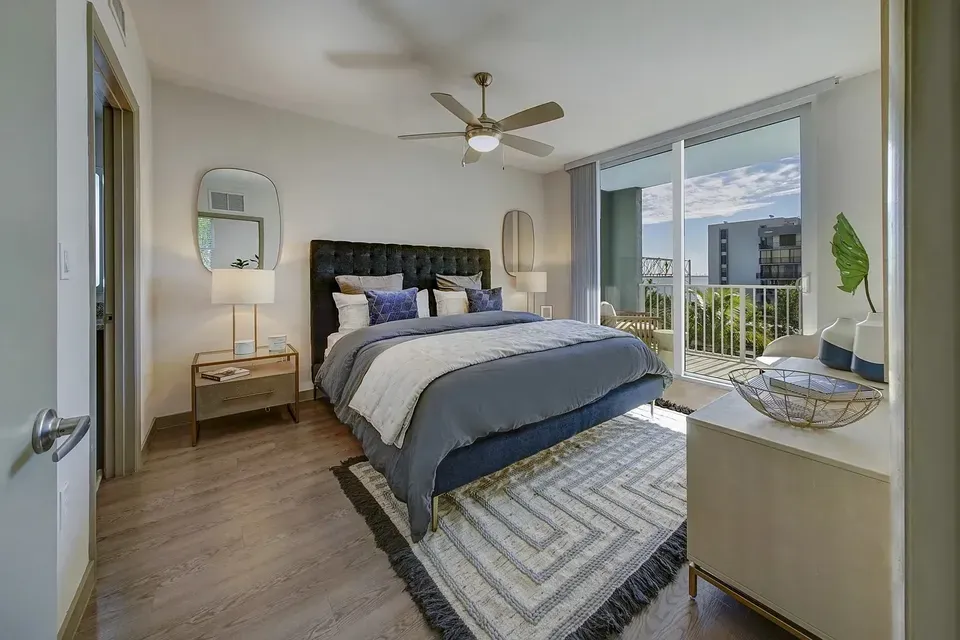 3 Bed 2 Bath Contemporary High-Rise Condo in Miami, FL - 5