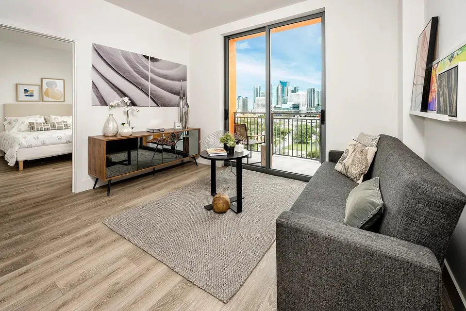 3 Bed 2 Bath Contemporary High-Rise Condo in Miami, FL - 2