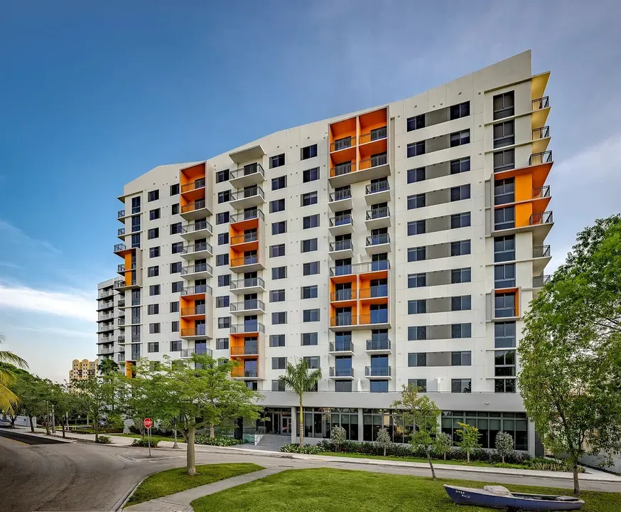 3 Bed 2 Bath Contemporary High-Rise Condo in Miami, FL - 5