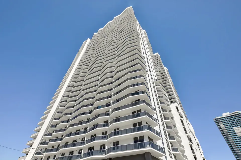 3 Bed 2 Bath Contemporary High-Rise Condo in Miami, FL - 2