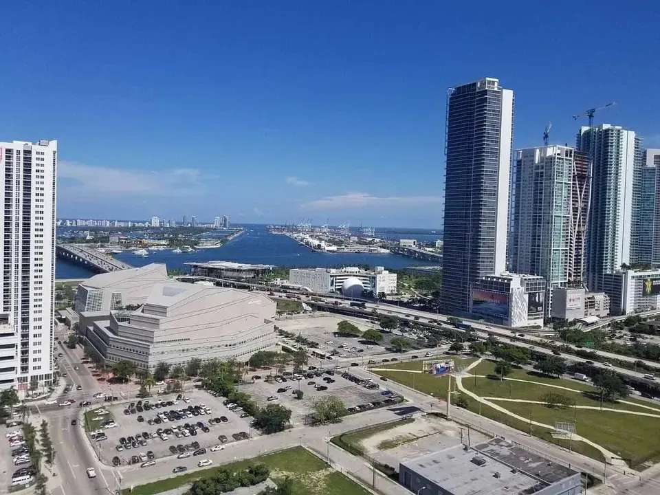 3 Bed 2 Bath Contemporary High-Rise Condo in Miami, FL - 5