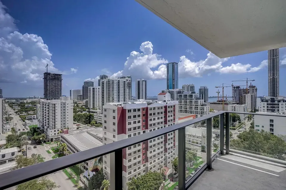 3 Bed 2 Bath Contemporary High-Rise Condo in Miami, FL - 5