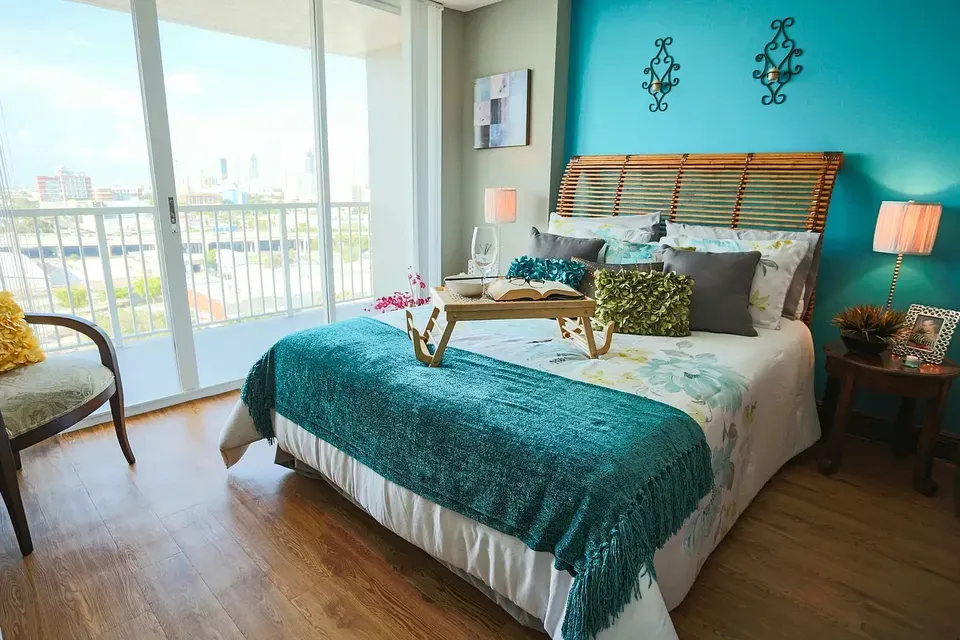 3 Bed 2 Bath Contemporary High-Rise Condo in Miami, FL - 4