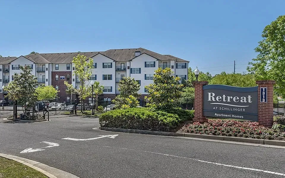 3 Bed 2 Bath Contemporary High-Rise Condo in Mobile, AL - 4