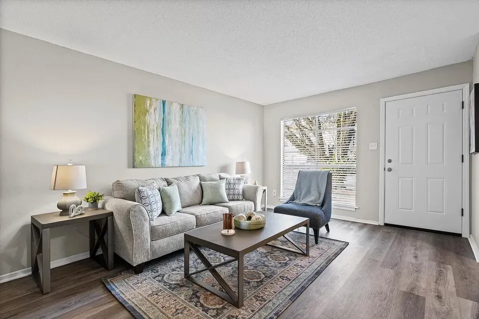 3 Bed 2 Bath Contemporary High-Rise Condo in Mobile, AL