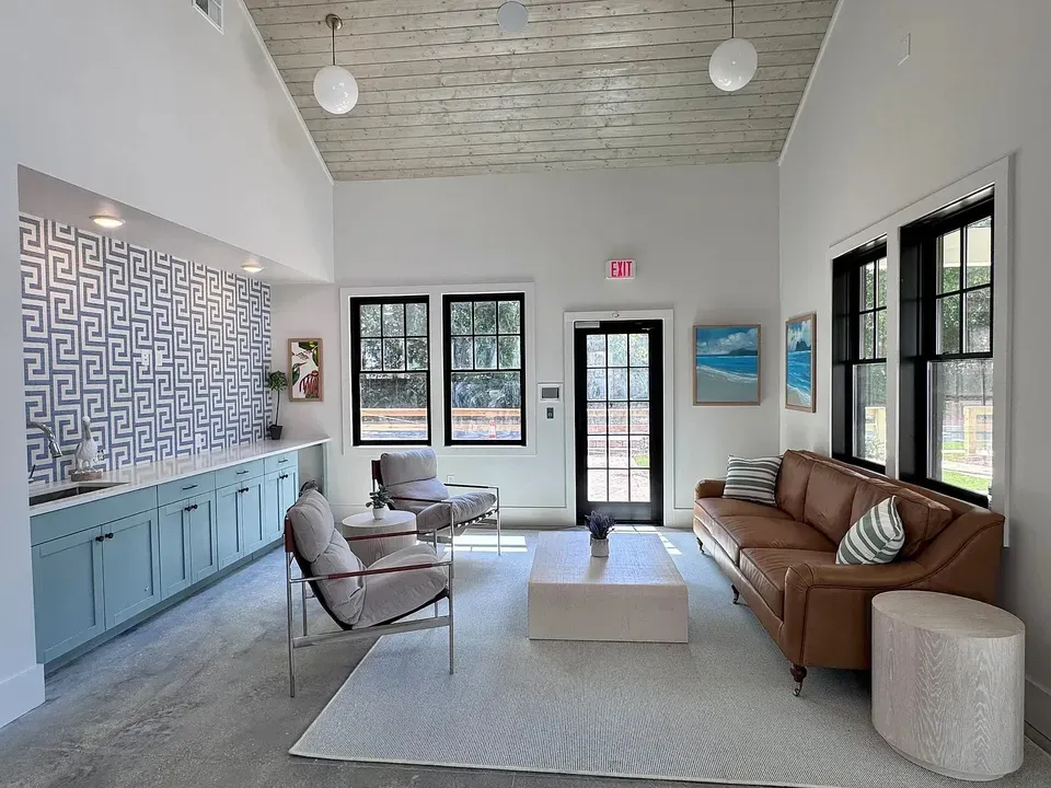 3 Bed 2 Bath Contemporary High-Rise Condo in Mobile, AL - 3