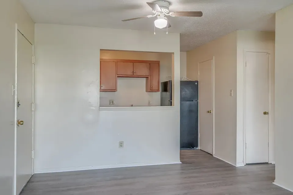 3 Bed 2 Bath Contemporary High-Rise Condo in Mobile, AL - 3