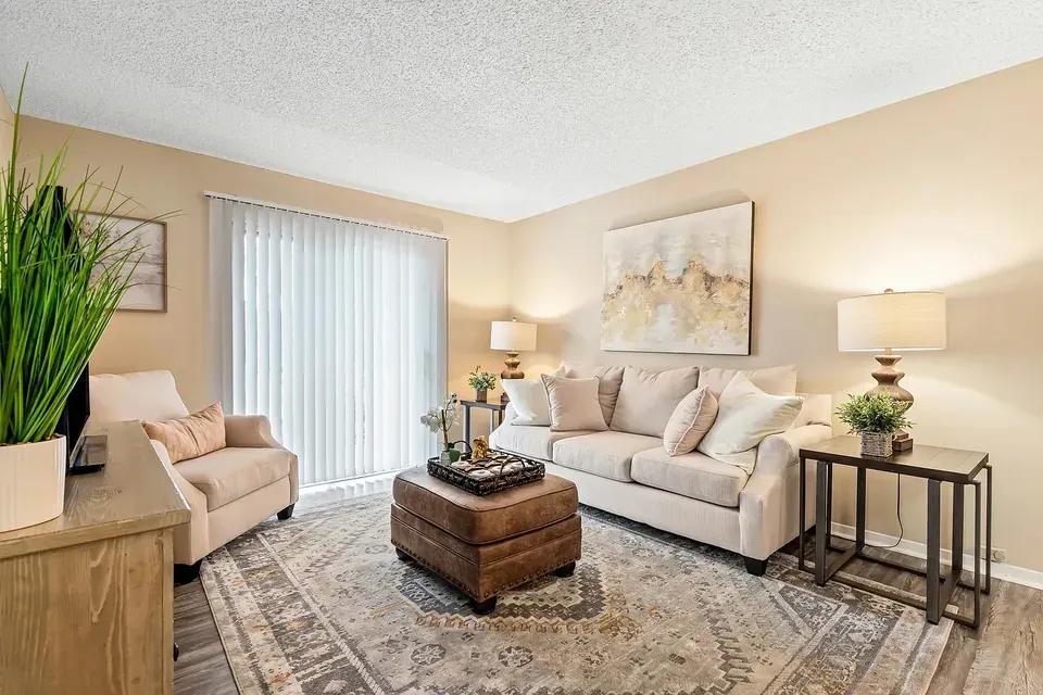3 Bed 2 Bath Contemporary High-Rise Condo in Mobile, AL - 3