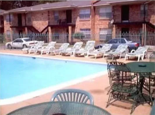 3 Bed 2 Bath Contemporary High-Rise Condo in Mobile, AL - 1